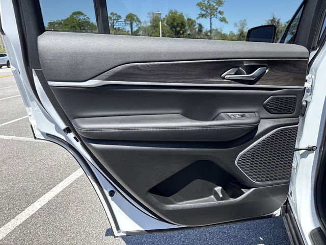 New 2026 Jeep Grand Cherokee L Limited image 9