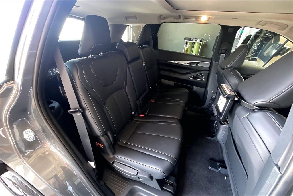 New 2027 INFINITI QX60 Luxe w/ Family Package FWD image 10