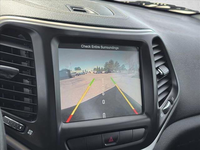 Used 2014 Jeep Cherokee Latitude w/ Comfort/Convenience Group FWD image 14