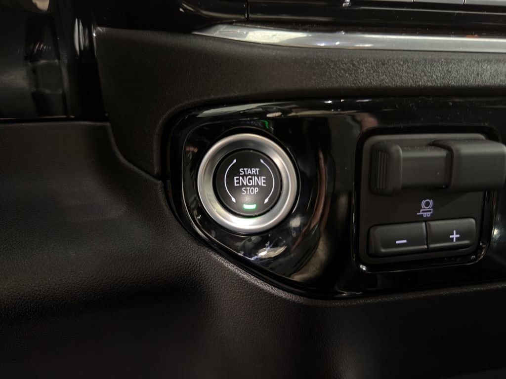 Used 2025 Chevrolet Silverado 1500 RST image 23