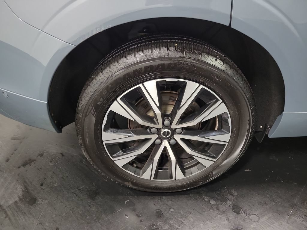 Used 2023 Volvo XC60 B5 Plus AWD/4WD image 11