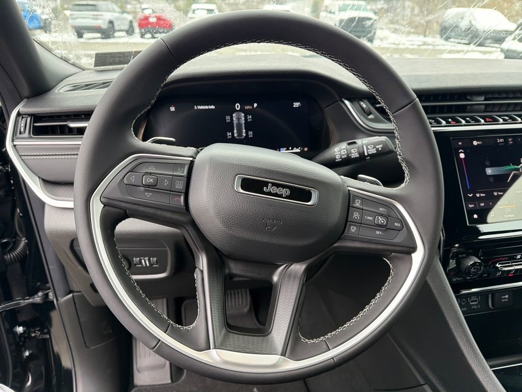 New 2025 Jeep Grand Cherokee Laredo image 15