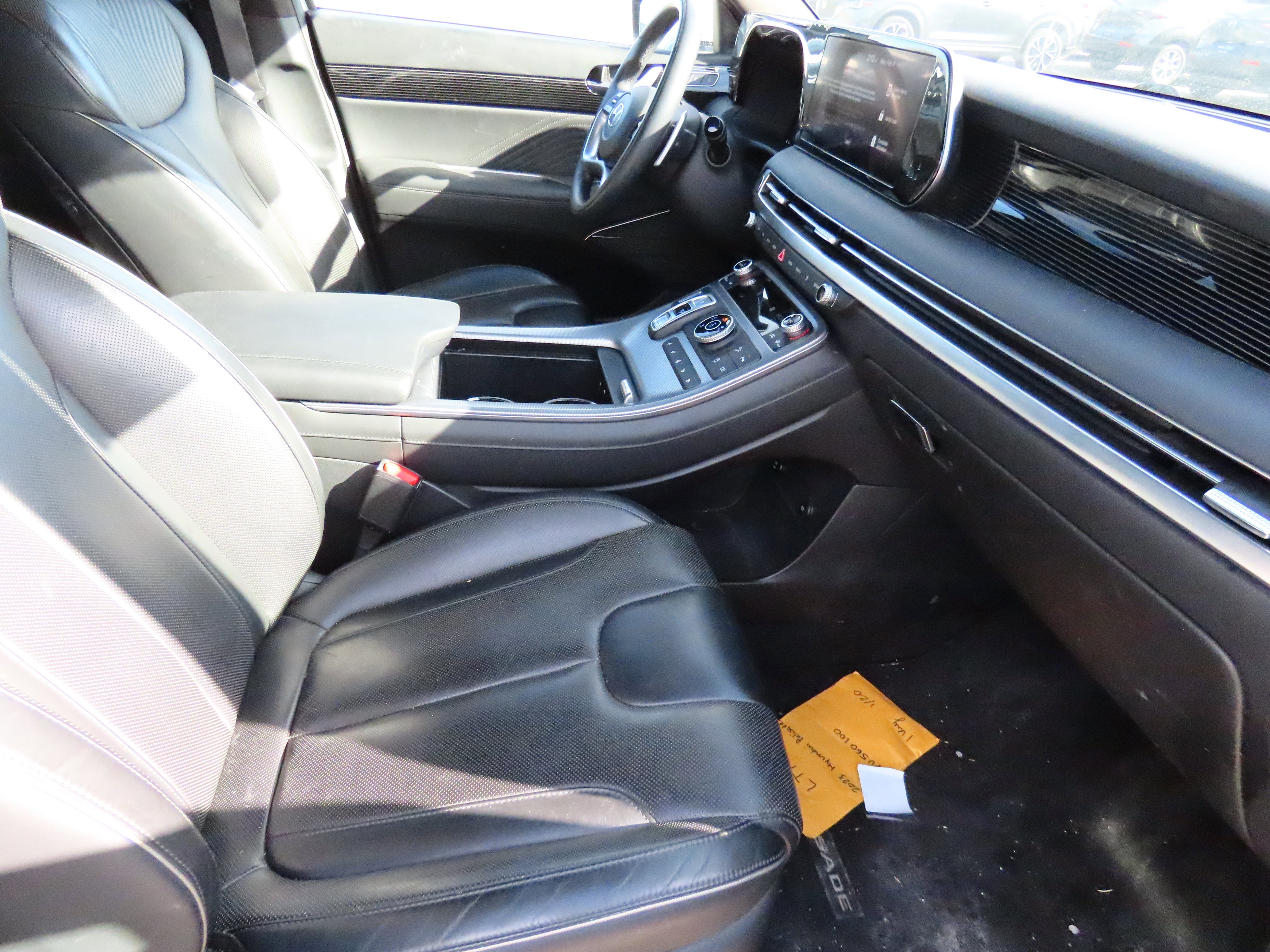 Used 2023 Hyundai Palisade Calligraphy image 11