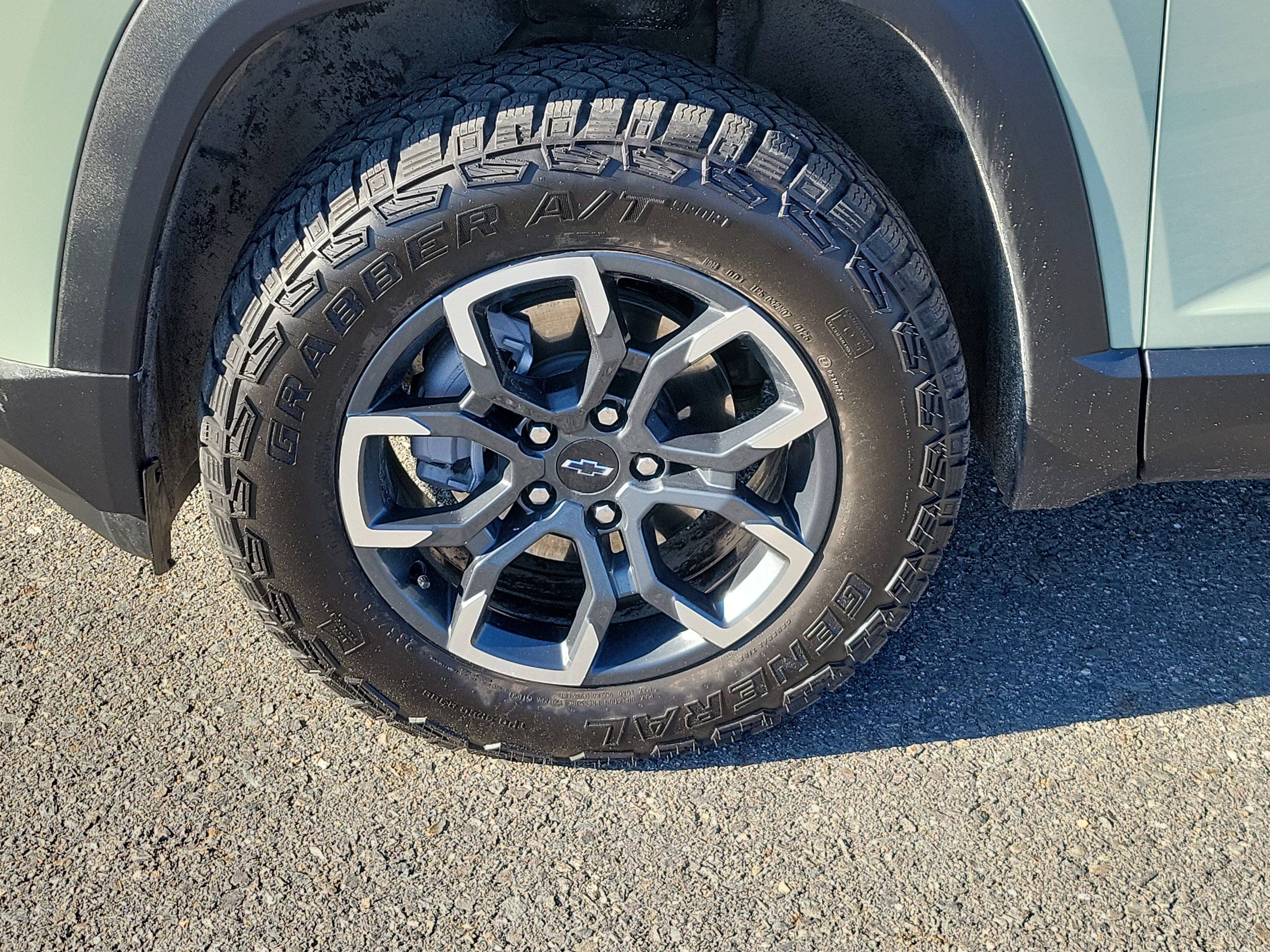 Certified 2026 Chevrolet Equinox ACTIV w/ Convenience Package III image 12