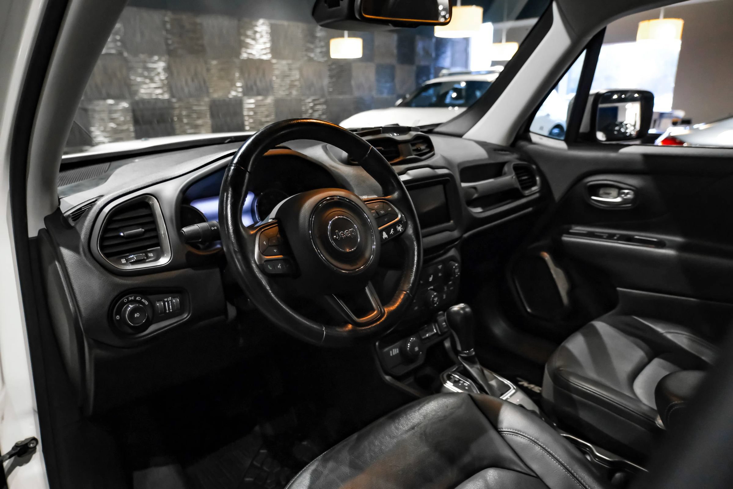 Used 2018 Jeep Renegade Limited w/ Advanced Technology Group AWD/4WD image 3