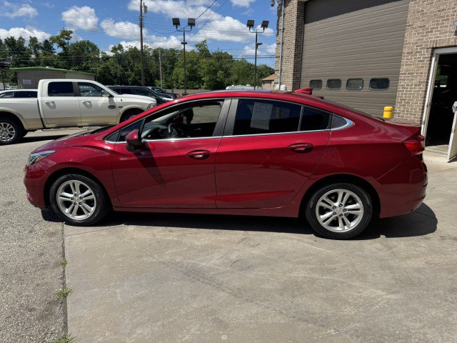 Used 2018 Chevrolet Cruze LT w/ Convenience Package FWD image 6