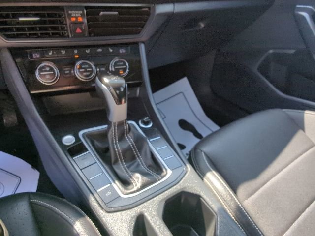 Used 2024 Volkswagen Jetta SE FWD image 29