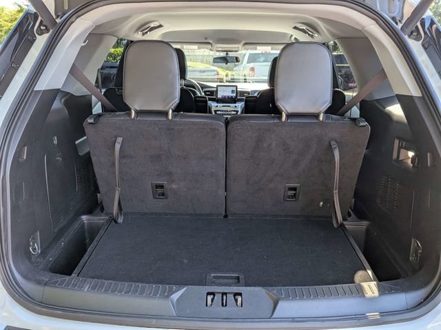 Used 2022 Ford Explorer XLT w/ Equipment Group 202A RWD image 14