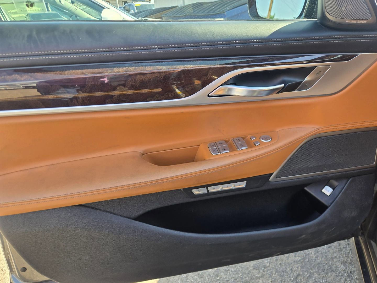 Used 2018 BMW 740e xDrive w/ Executive Package AWD/4WD image 9