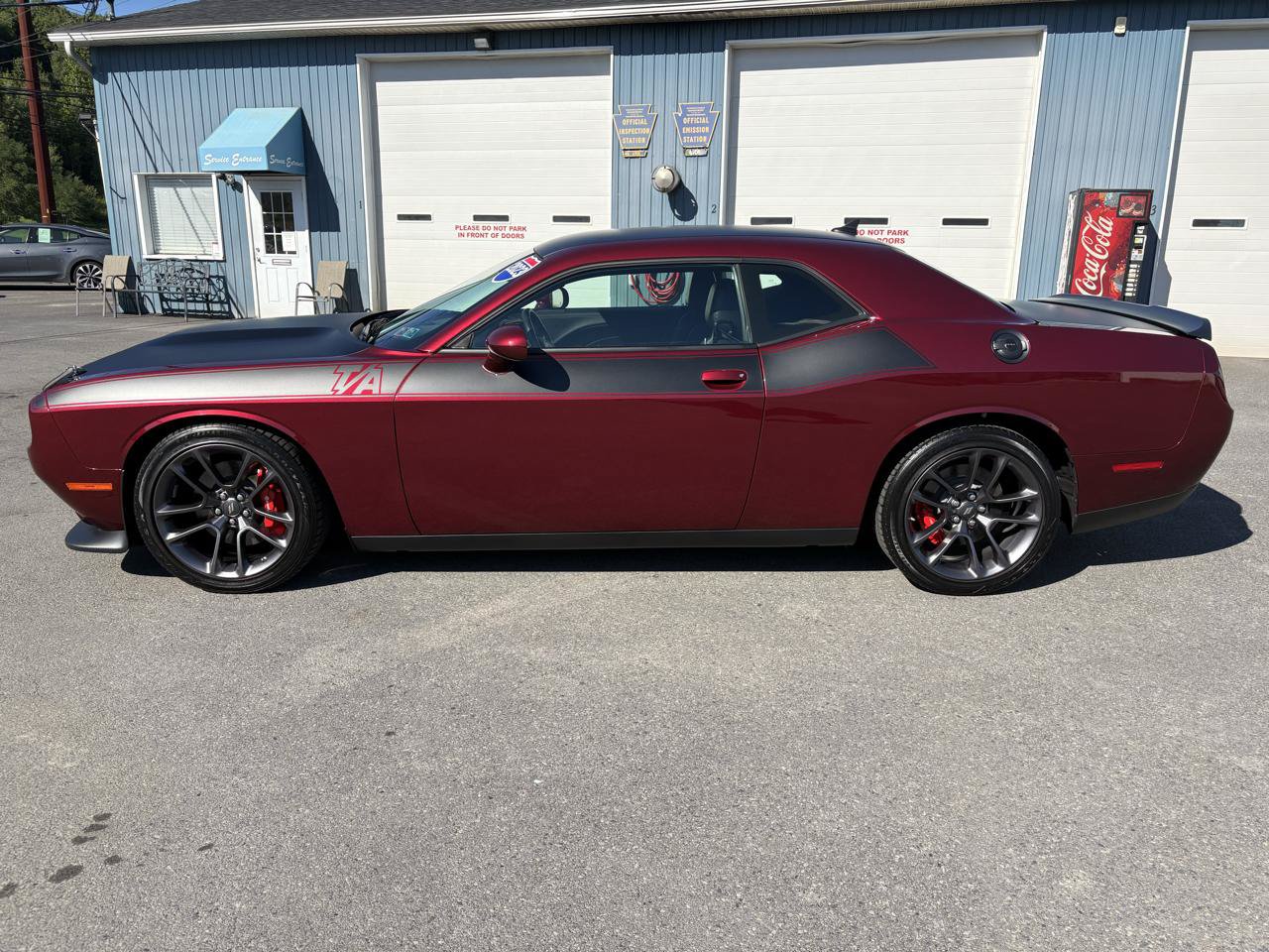 Used 2023 Dodge Challenger R/T w/ T/A Package RWD image 2