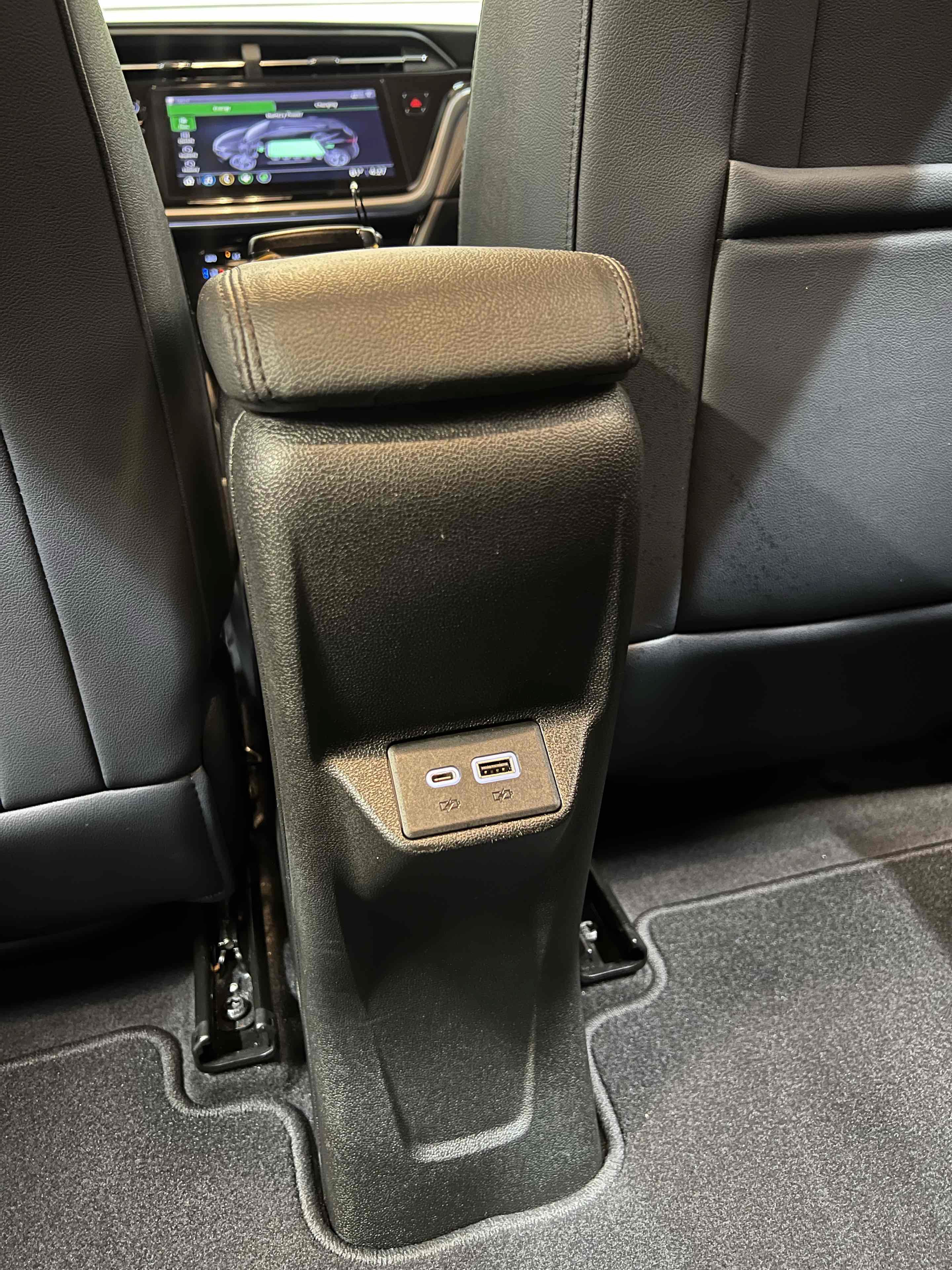 Used 2022 Chevrolet Bolt EUV LT w/ Convenience Package FWD image 42