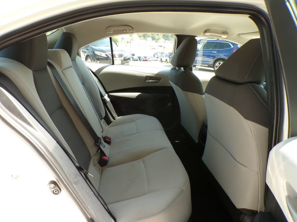 Used 2021 Toyota Corolla LE FWD image 20