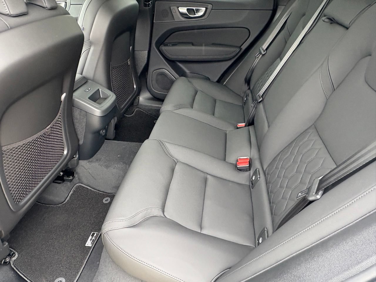New 2026 Volvo XC60 B5 Core w/ Climate Package AWD/4WD image 23