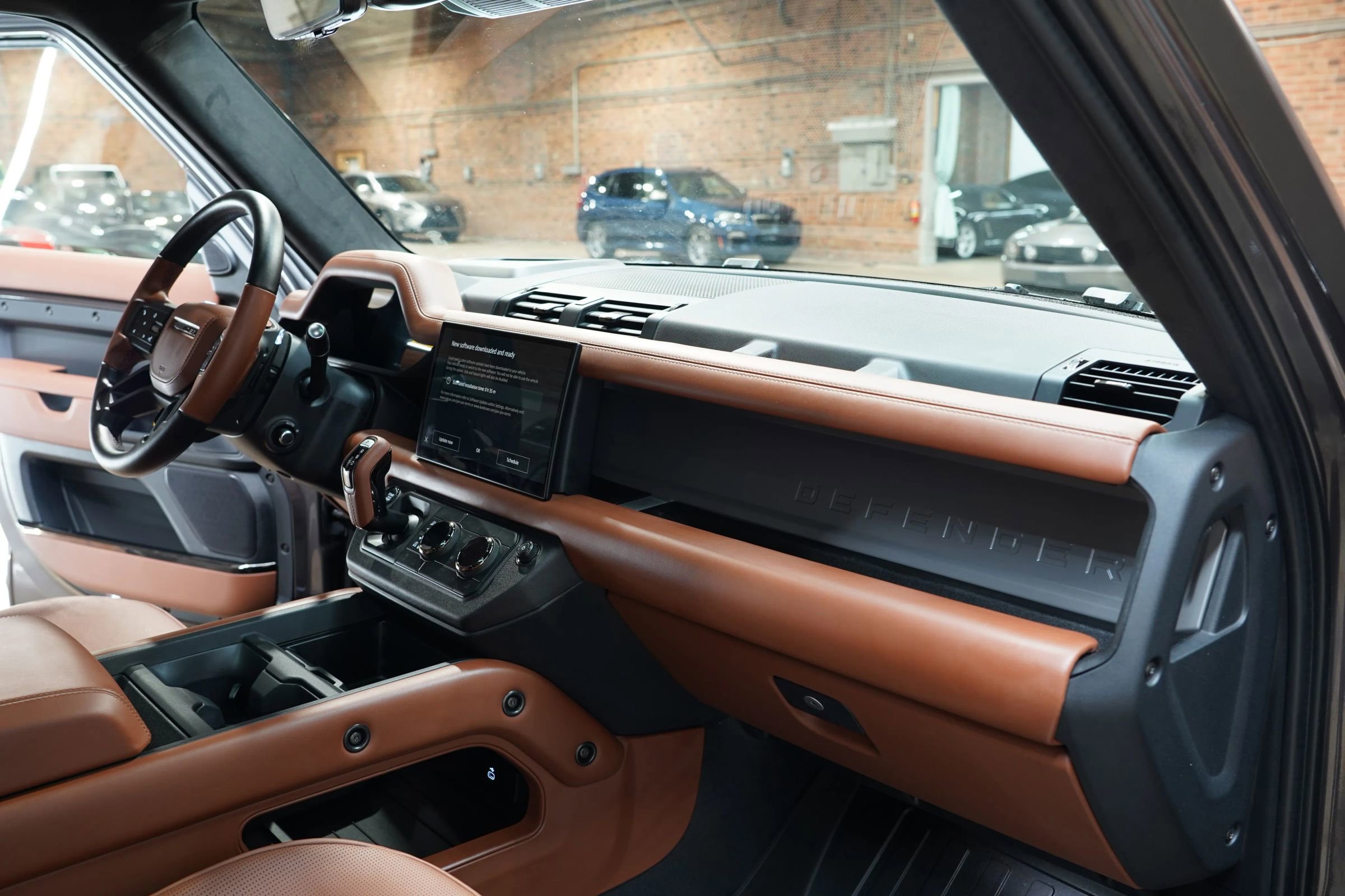 Used 2025 Land Rover Defender 110 image 65