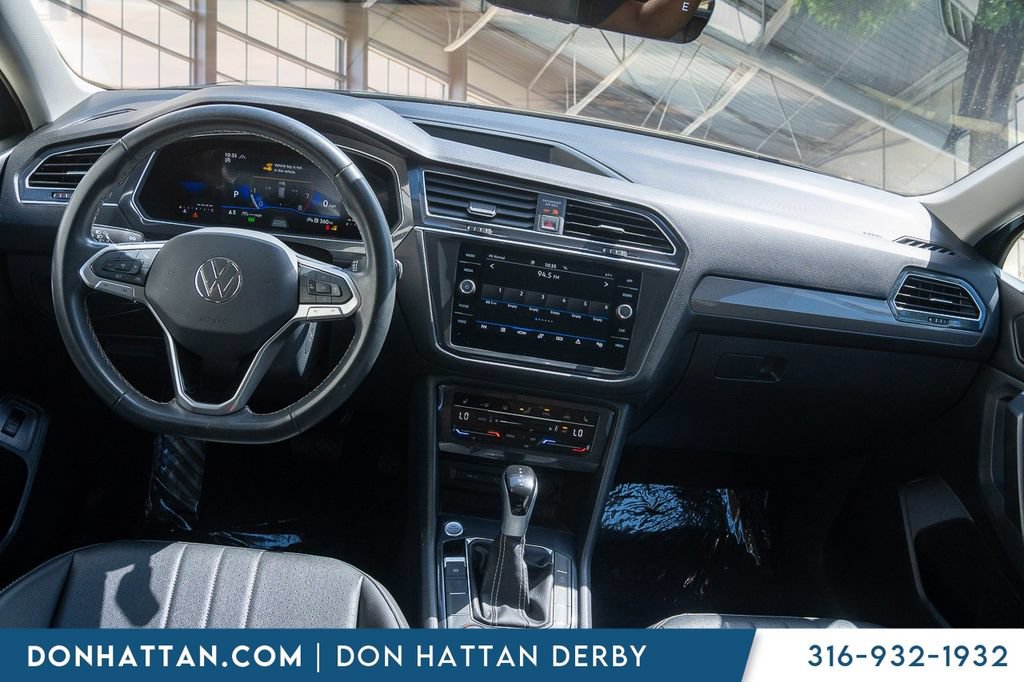 Used 2024 Volkswagen Tiguan SE AWD/4WD image 4