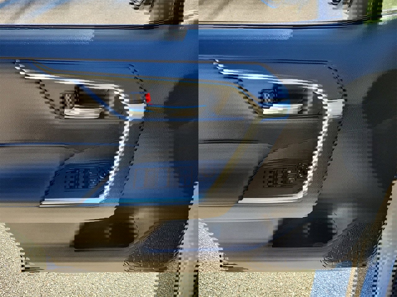 Used 2020 Toyota RAV4 XLE image 14