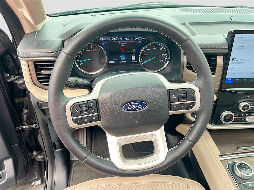 Used 2024 Ford Expedition Limited image 11