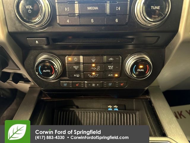 Used 2016 Ford F150 Platinum w/ Equipment Group 701A Luxury image 30