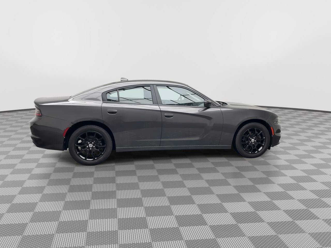 Used 2017 Dodge Charger SXT AWD/4WD image 34