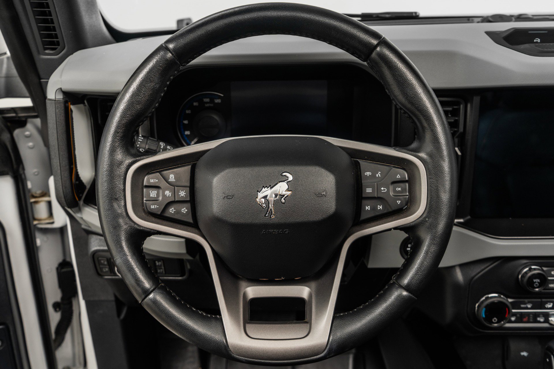 Used 2021 Ford Bronco Badlands image 15