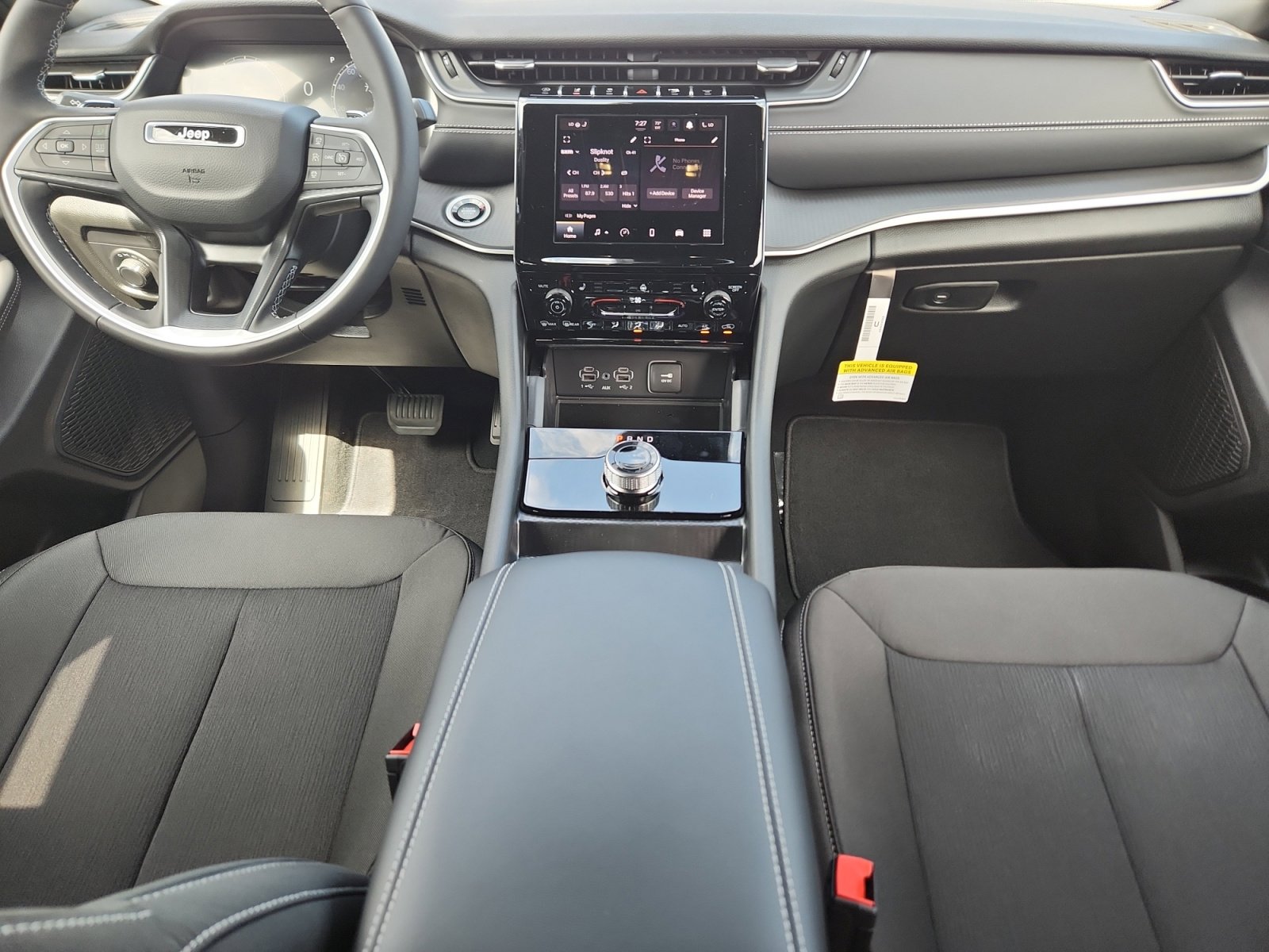 New 2025 Jeep Grand Cherokee Laredo X w/ Luxury Tech Group I AWD/4WD image 21