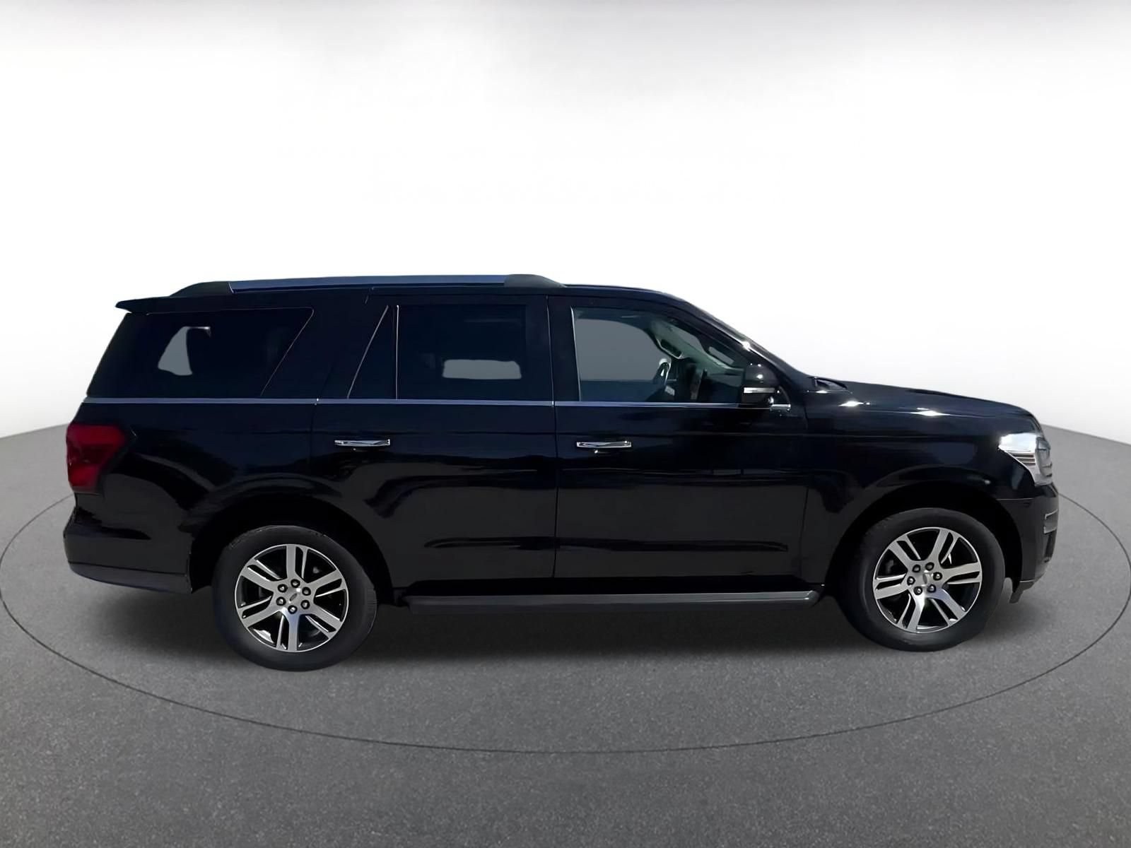 Used 2024 Ford Expedition Limited AWD/4WD image 15