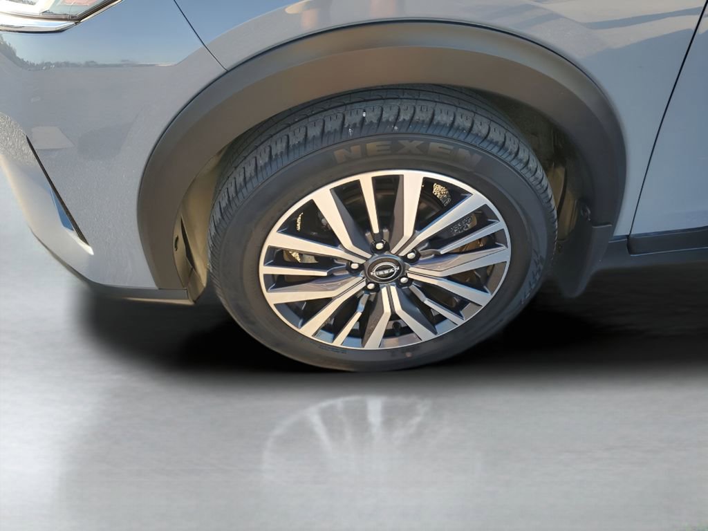 Used 2022 Nissan Kicks SV image 17