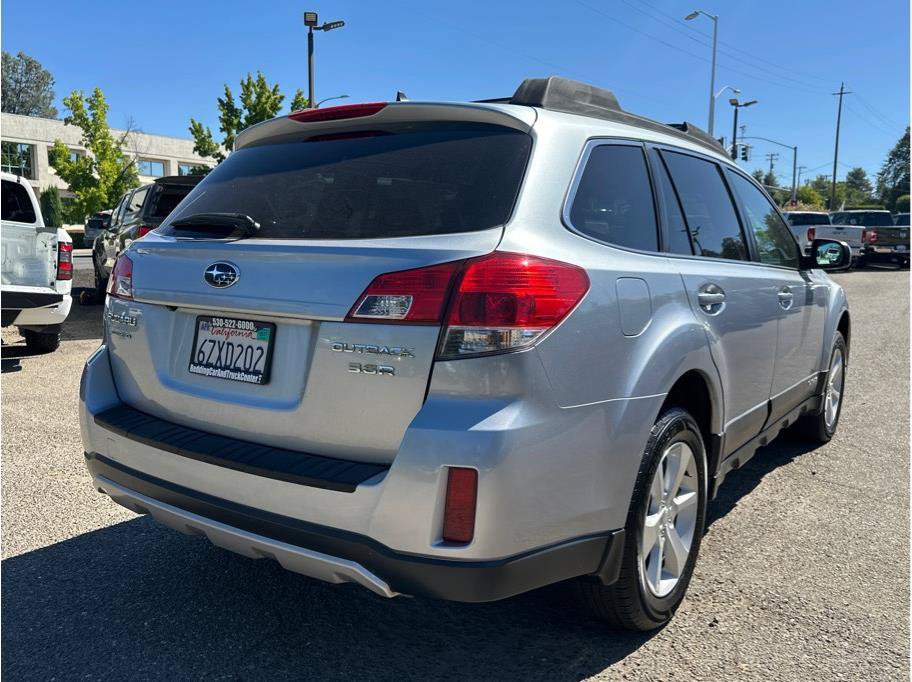 Used 2013 Subaru Outback 3.6R Limited AWD/4WD image 8