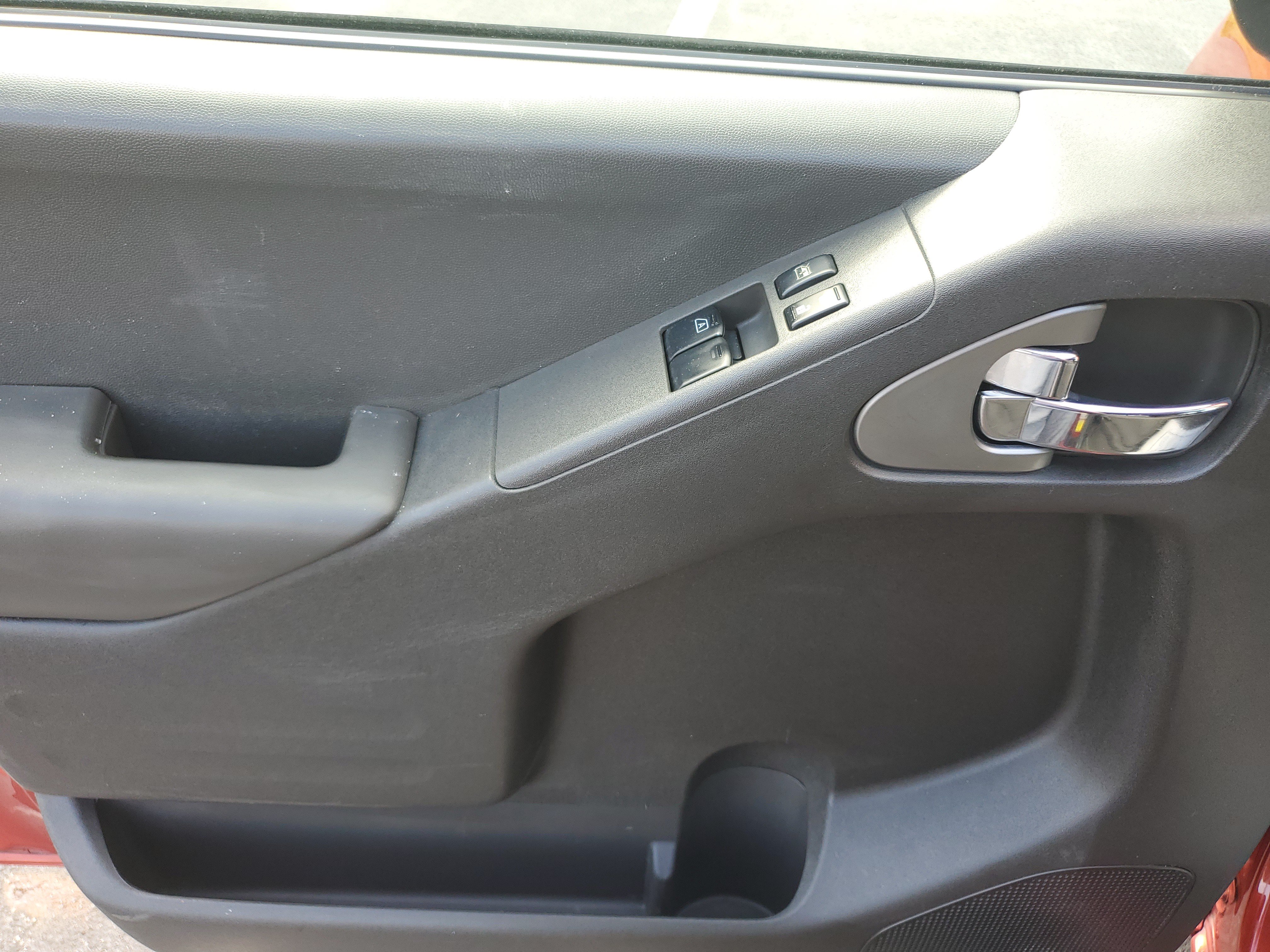 Used 2015 Nissan Frontier SV AWD/4WD image 15