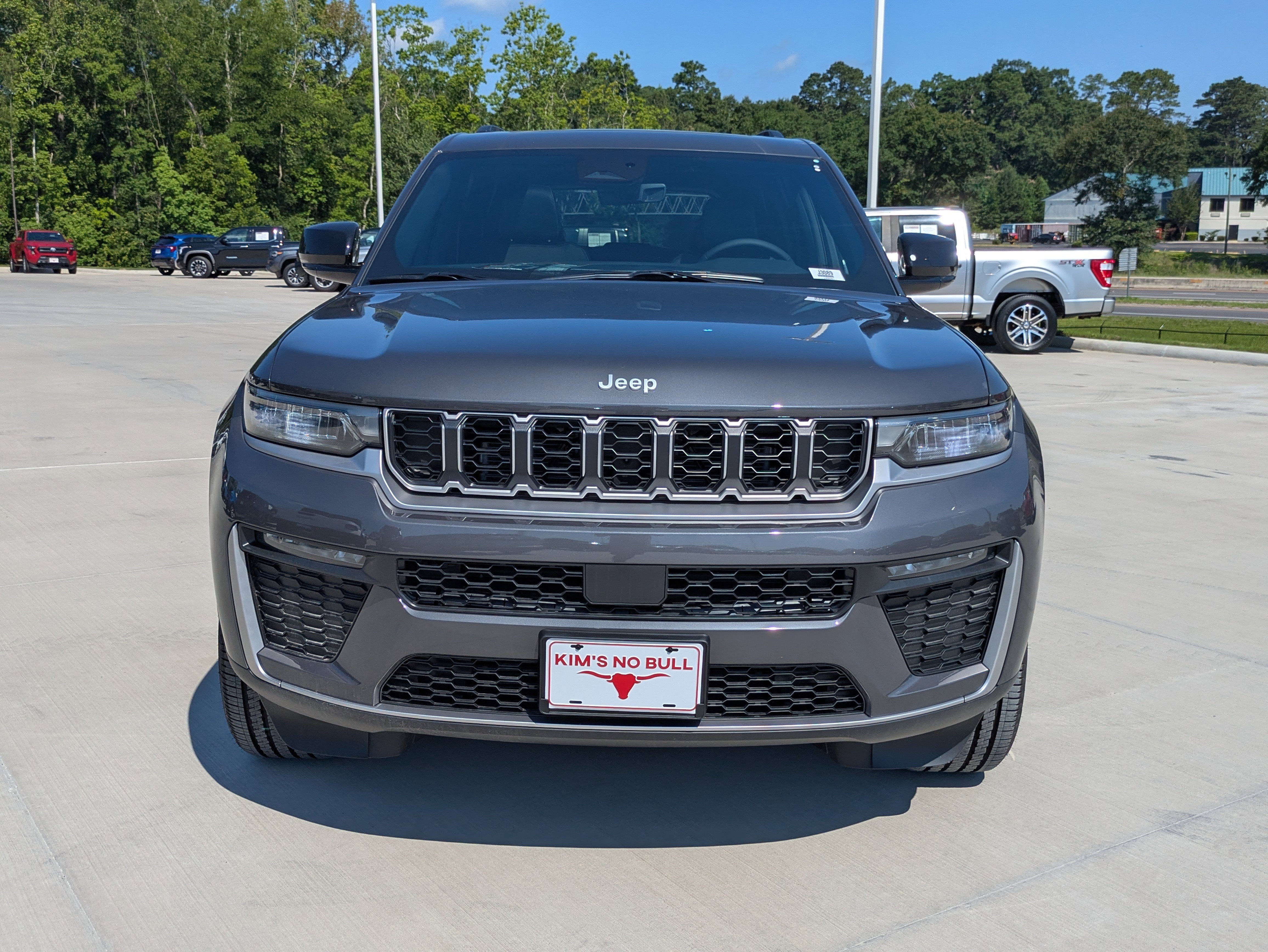 New 2026 Jeep Grand Cherokee Limited RWD image 8