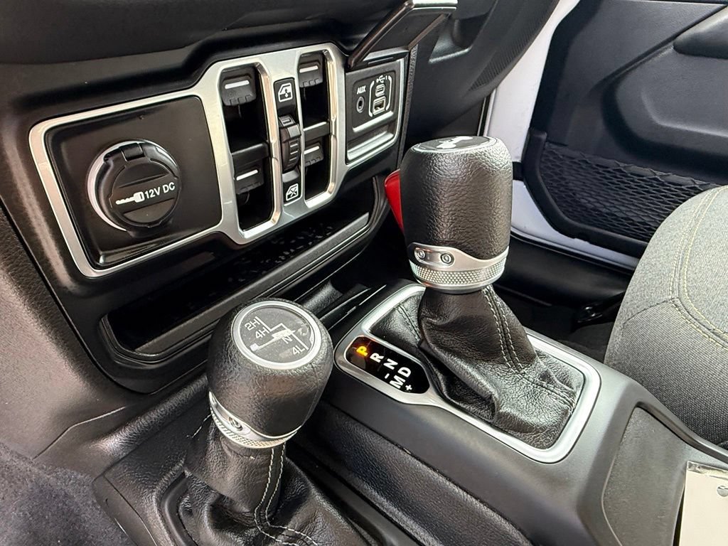 Certified 2025 Jeep Wrangler Unlimited Sahara AWD/4WD image 27
