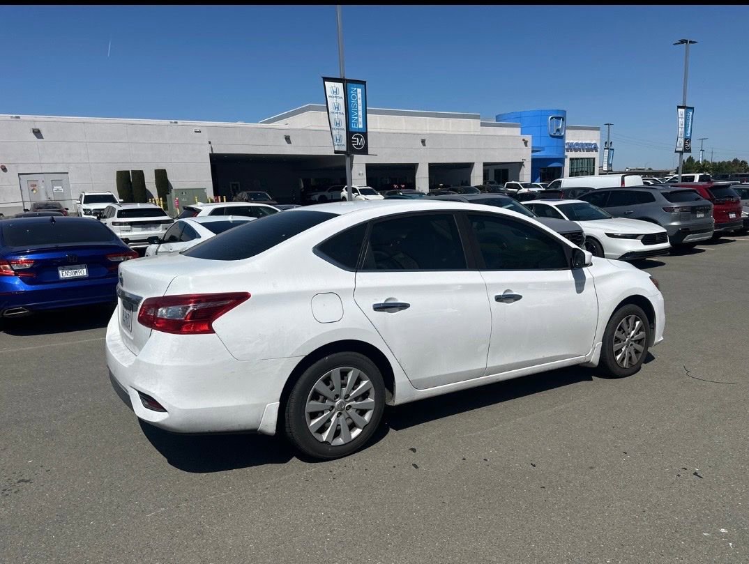 Used 2019 Nissan Sentra S FWD image 3