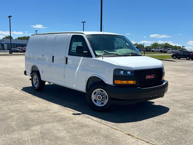 New 2026 GMC Savana 2500 w/ Driver Convenience Package RWD image 2
