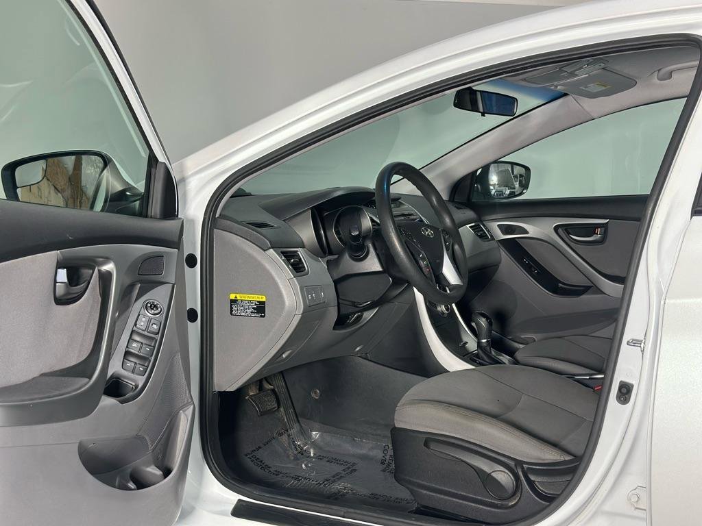 Used 2016 Hyundai Elantra SE w/ Option Group 02 FWD image 11