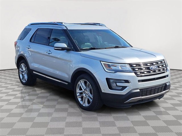 Used 2017 Ford Explorer Limited w/ Equipment Group 301A image 7