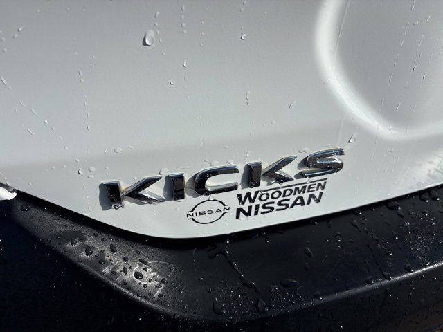 Used 2018 Nissan Kicks S image 13