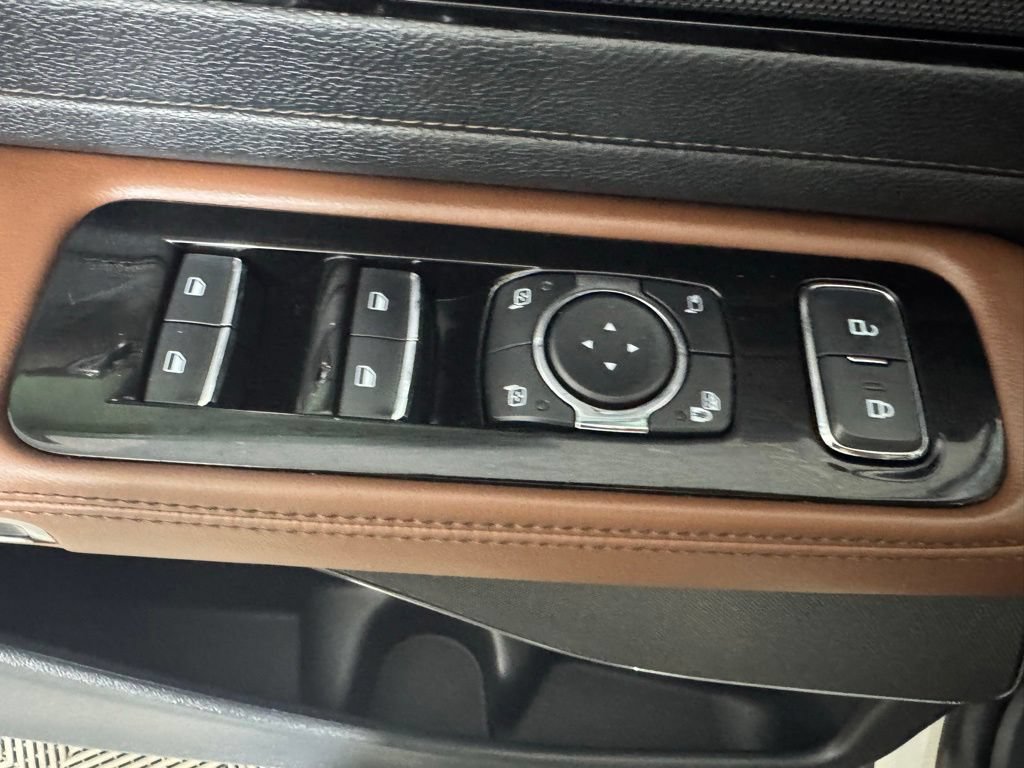 Certified 2025 Lincoln Aviator Reserve w/ Jet Appearance Package AWD/4WD image 37