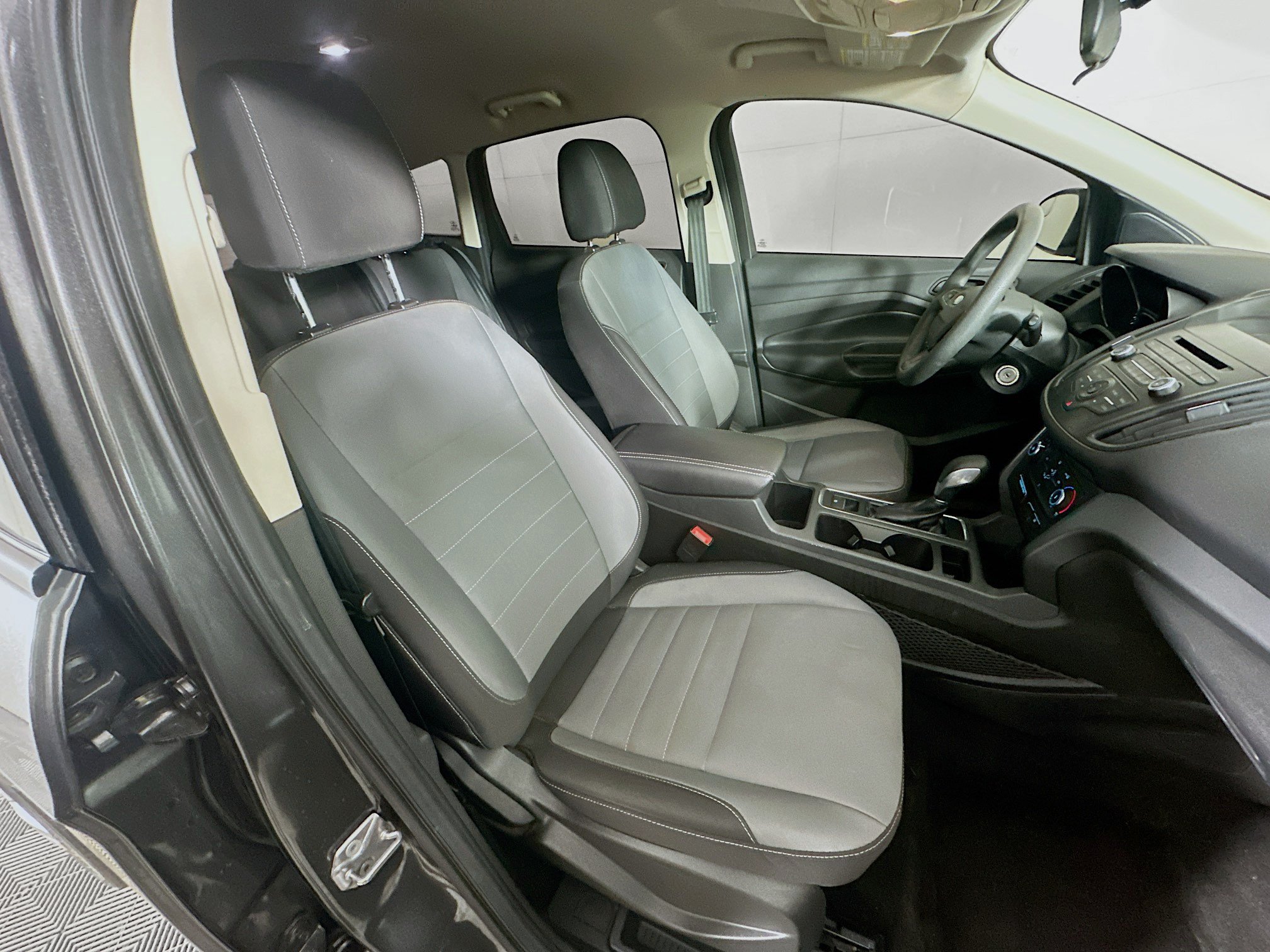 Used 2017 Ford Escape S FWD image 27