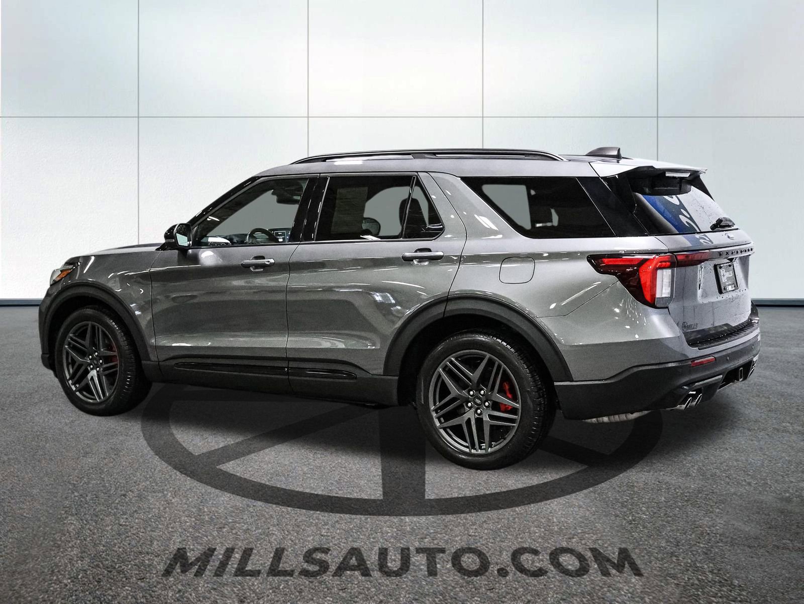 Certified 2025 Ford Explorer ST image 4