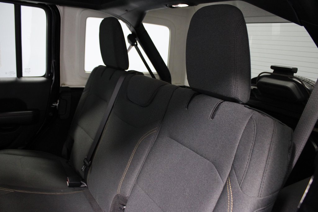 Used 2024 Jeep Wrangler Sahara image 21