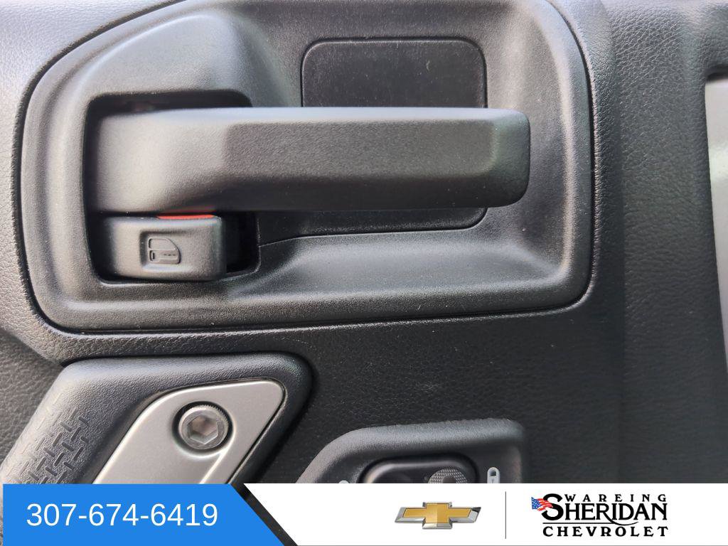 Used 2017 Jeep Wrangler Unlimited Sahara w/ Connectivity Group image 19