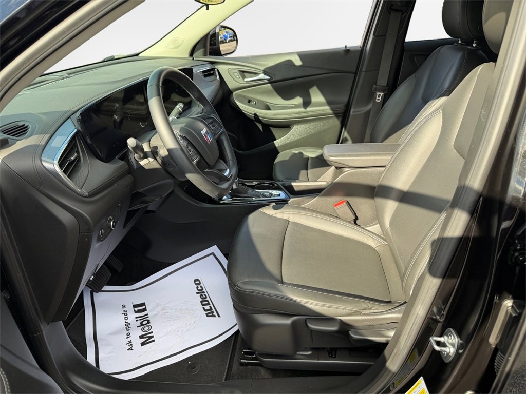Used 2024 Buick Encore GX Sport Touring image 11