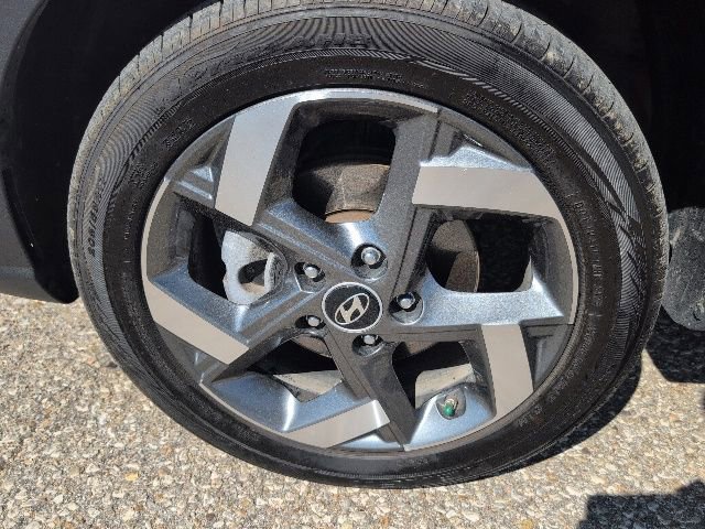 Used 2025 Hyundai Venue SEL FWD image 21