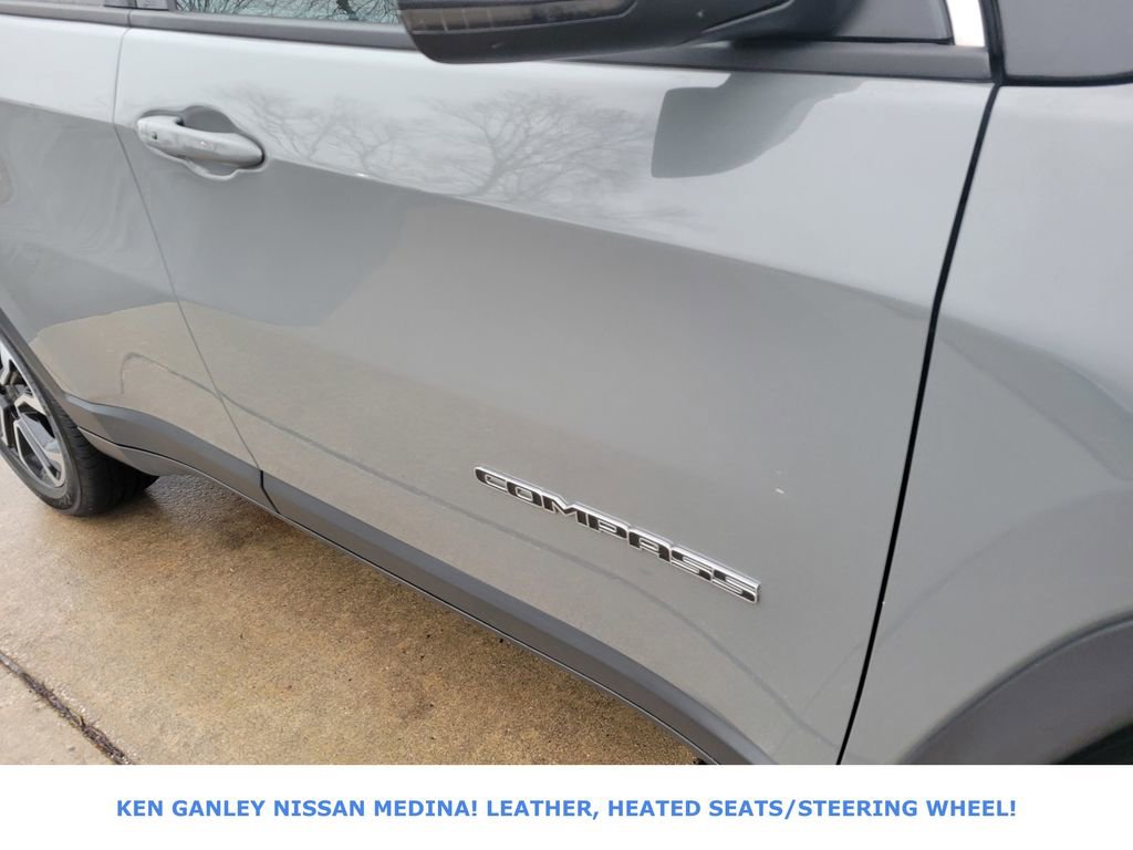 Used 2023 Jeep Compass Limited image 13