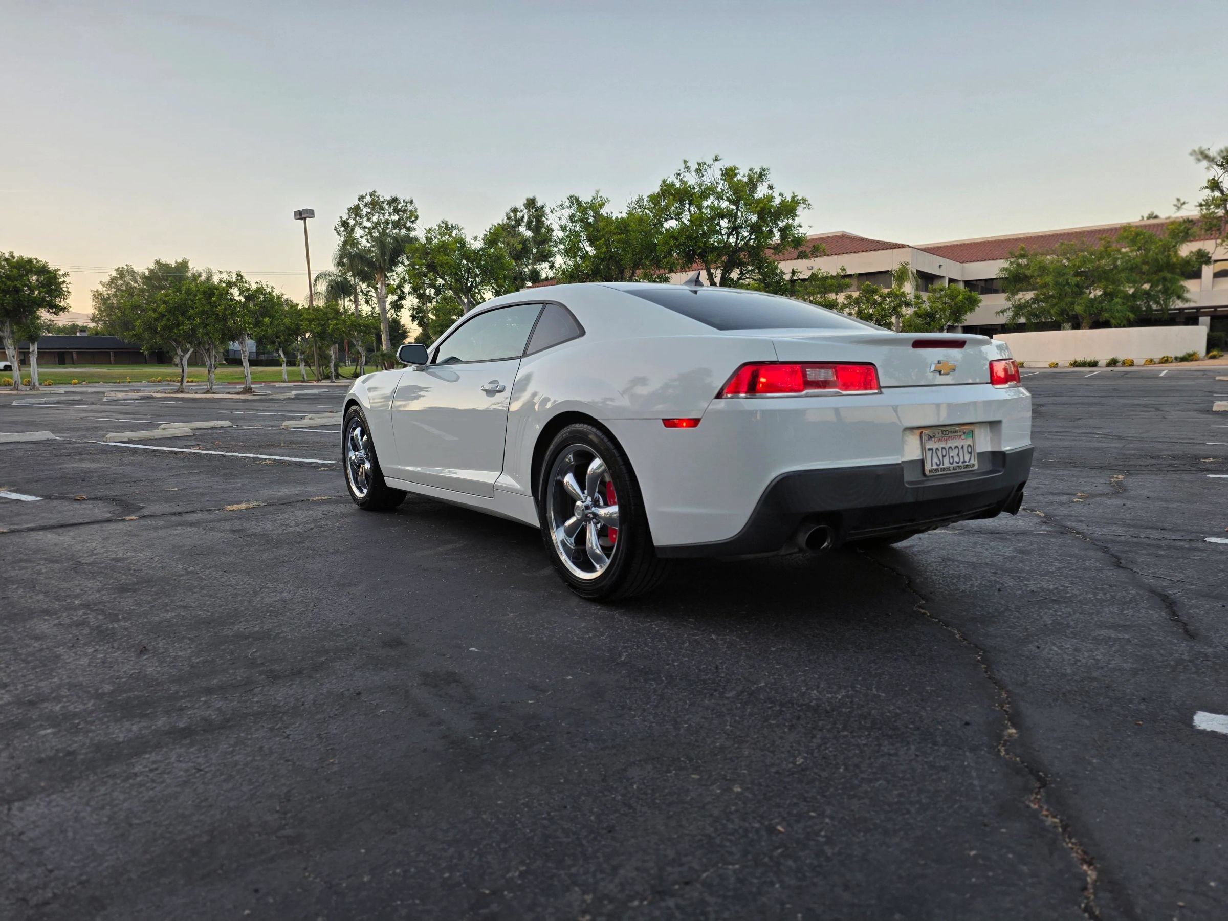 Used 2015 Chevrolet Camaro LT RWD image 7
