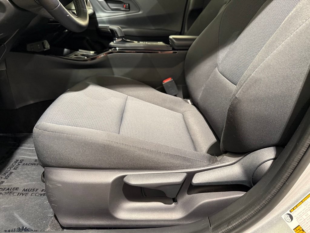 Certified 2025 Toyota Prius LE FWD image 13