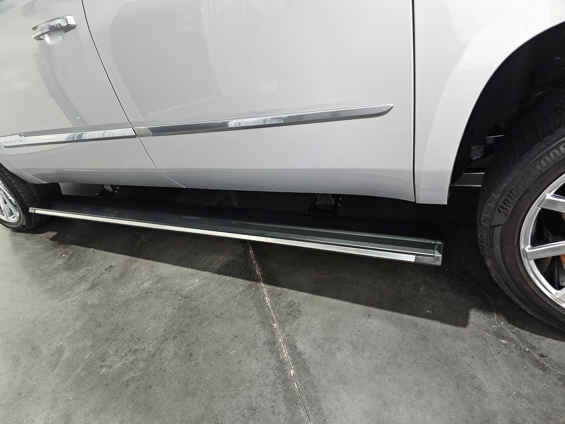 Used 2016 Cadillac Escalade ESV Platinum AWD/4WD image 47