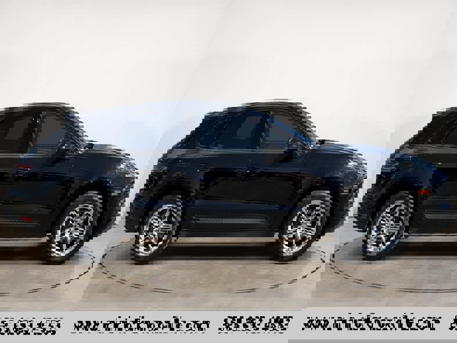 Used 2024 Porsche Macan image 2
