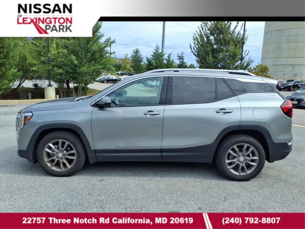 Used 2023 GMC Terrain SLT image 8