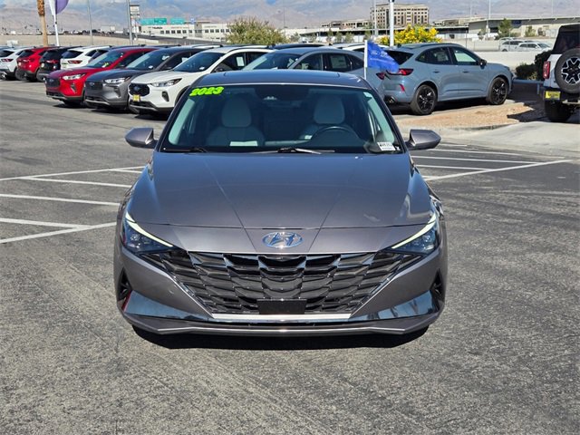 Used 2023 Hyundai Elantra Limited image 2